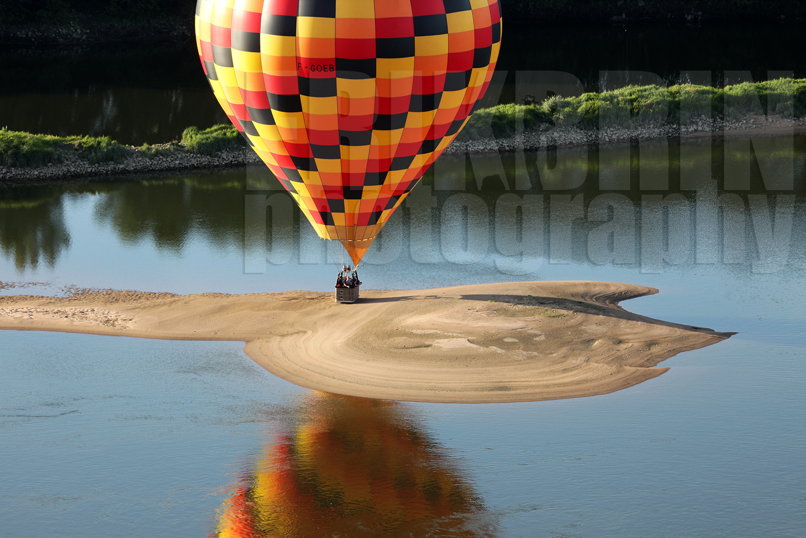 ref-1080-lo10-la-loire-mongolfiere-paysage-nature-photos-de-la-loire-photographe.jpg