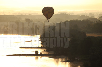 ref-830-lo-la-loire-mongolfiere-paysage-nature-brume-photographe.jpg