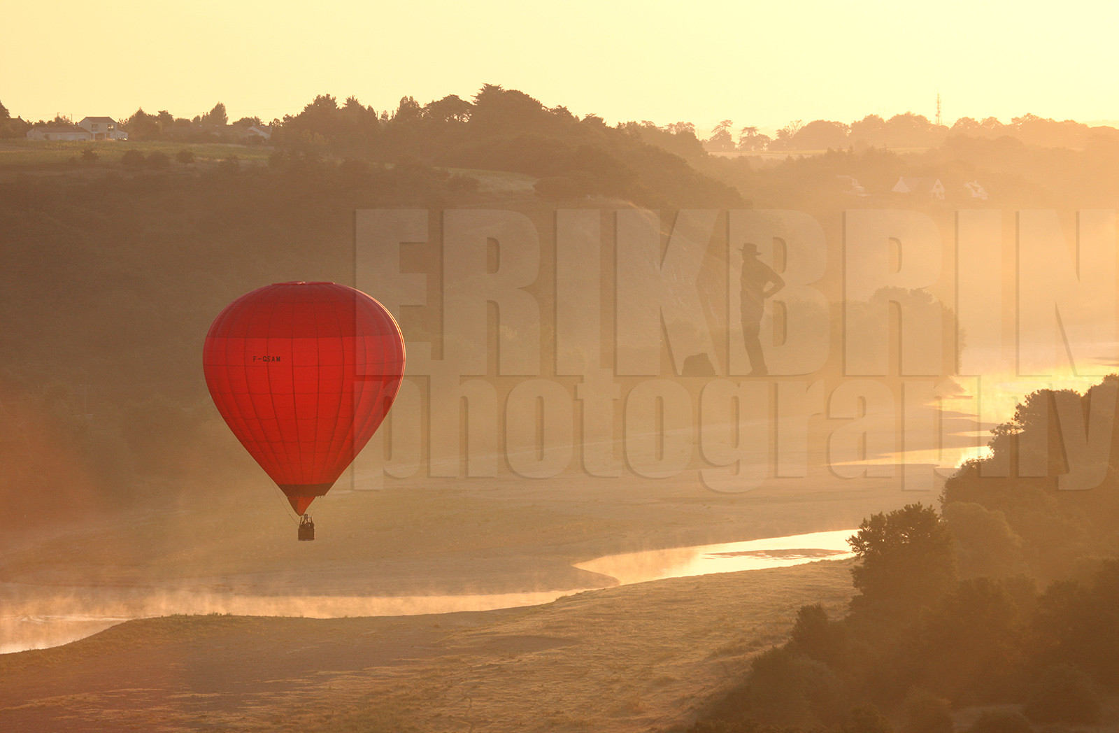 ref-890-lo-la-loire-mongolfiere-paysage-nature-brume-photographe.jpg