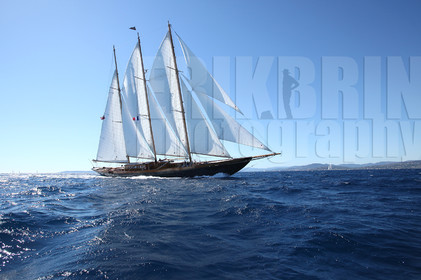 ref-3240-st2010-vieux-greement-voilier-ancien-bateau-voile-equipage-mer-photo-de-bateau.jpg