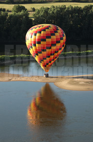 ref-1090-lo10-la-loire-mongolfiere-paysage-nature-photos-de-la-loire-photographe.jpg