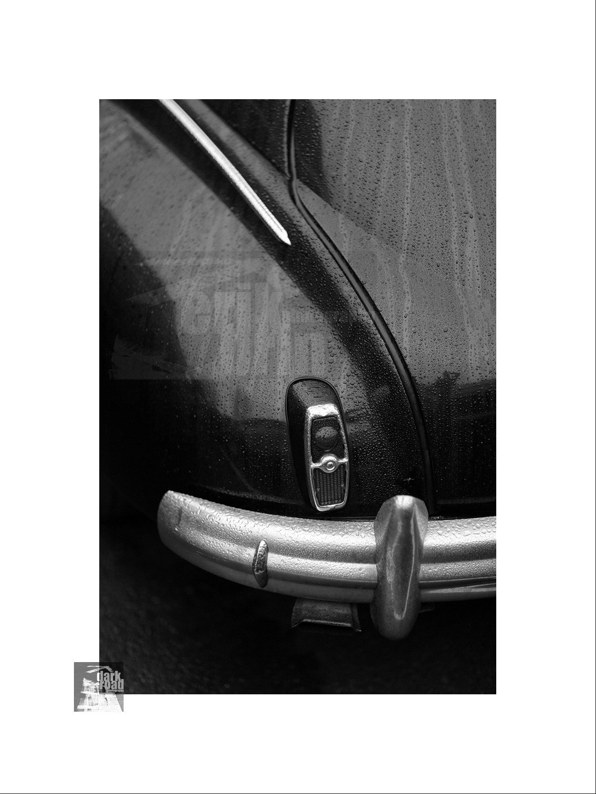 Voitures anciennes en noir et blanc