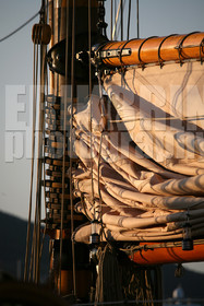 ref-20300-vieux-greement-voile-voilier-ancien-photo-de-bateau-mer.jpg